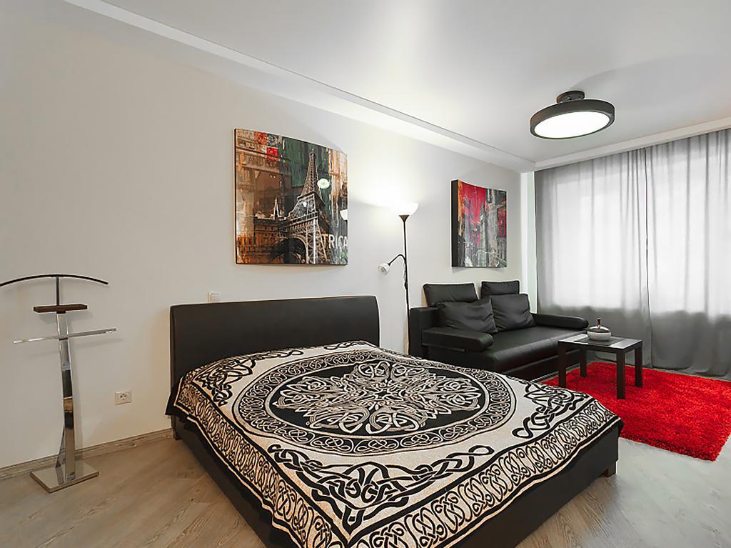 Swedish Studio At Myasnikova Apartment Minsk Ruang foto